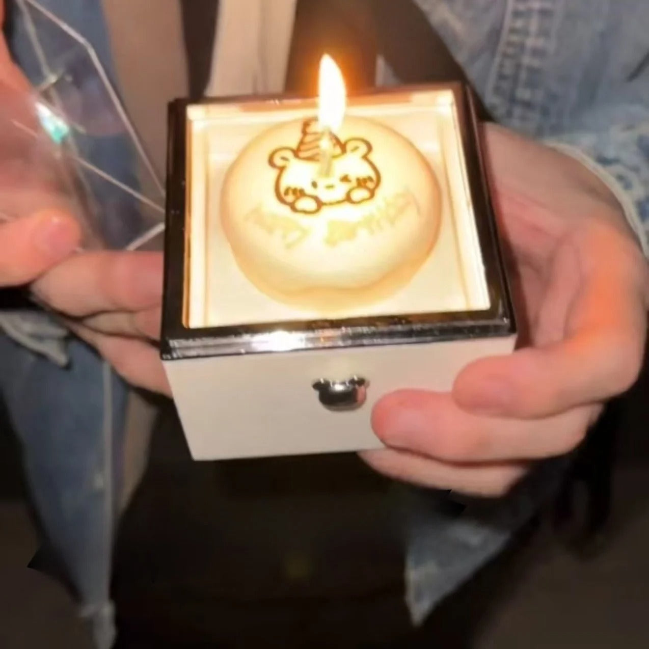 Dönerek Açılan Sürpriz Mumlu Yüzük Kutusu