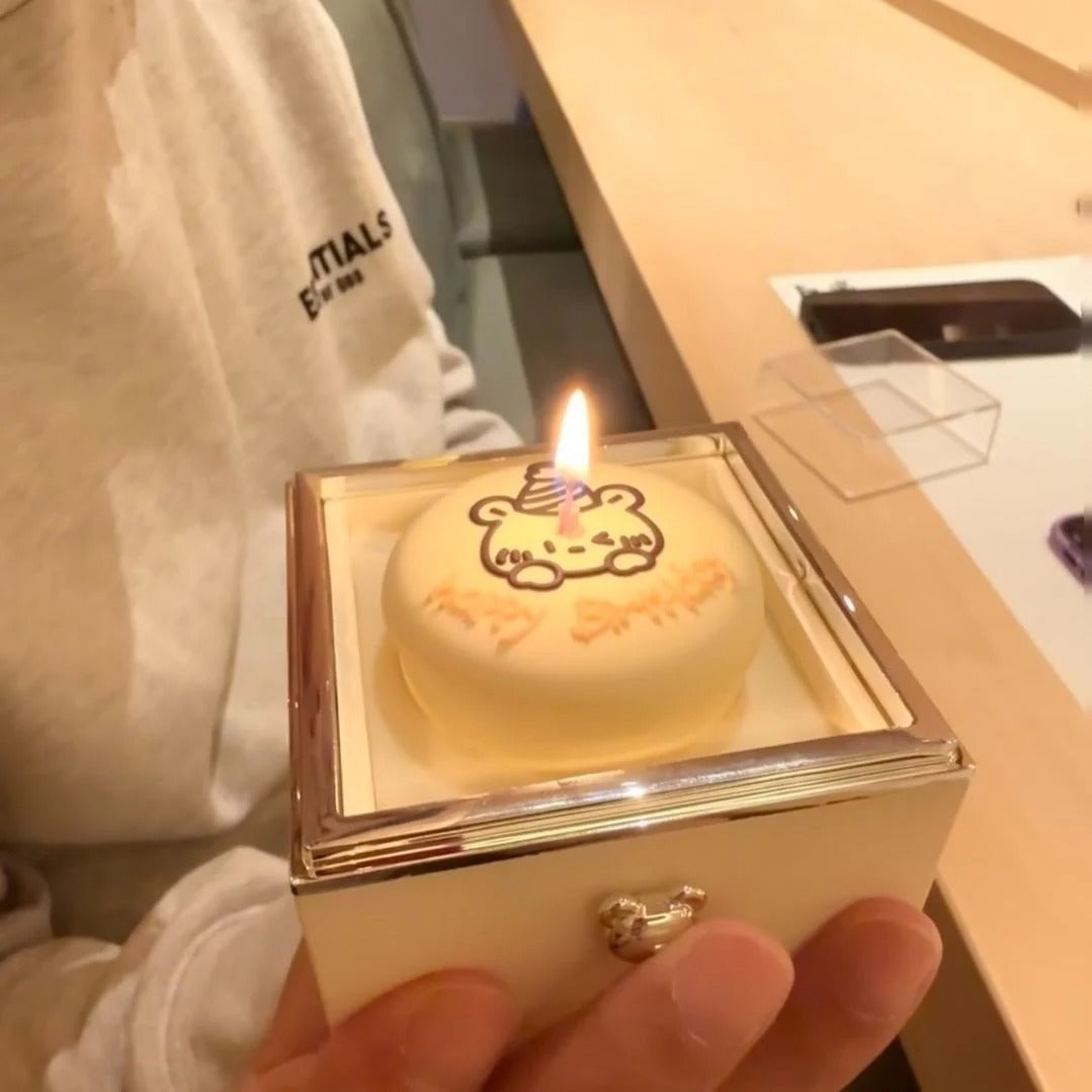 Dönerek Açılan Sürpriz Mumlu Yüzük Kutusu